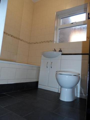  Image of 8 bedroom  to rent in Oak Tree Lane Selly Oak Birmingham B29 at 28 Oak Tree Lane, Birmingham B29