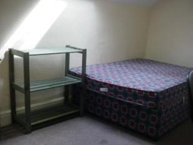  Image of 1 bedroom Room to rent in Pershore Road Selly Park Birmingham B29 at 958 Pershore Road, Room 3, Selly Park, Birmingham B29