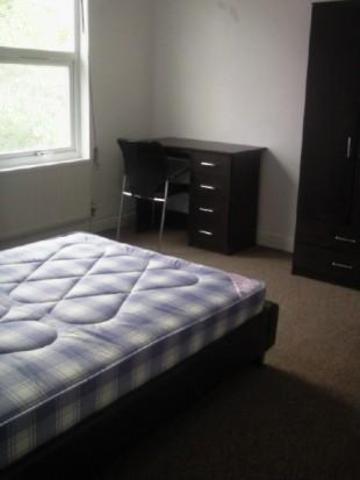  Image of 1 bedroom Room to rent in Warwards Lane Stirchley Birmingham B29 at 89 Warwards Lane, Room 3, Birmingham B29