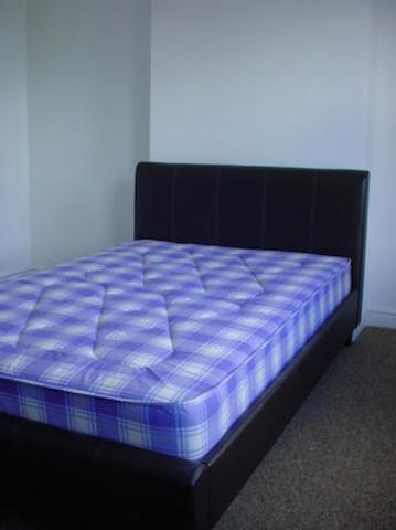  Image of 1 bedroom Room to rent in Warwards Lane Stirchley Birmingham B29 at 89 Warwards Lane, Room 3, Birmingham B29