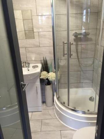  Image of 1 bedroom Room to rent in Gristhorpe Road Selly Oak Birmingham B29 at Ensuite Bedroom: 185 Gristhorpe Road, Room1, Selly Park, Birmingham B29