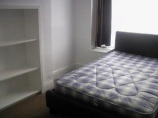  Image of 1 bedroom Room to rent in Warwards Lane Stirchley Birmingham B29 at 89 Warwards Lane, Room2, Birmingham B29
