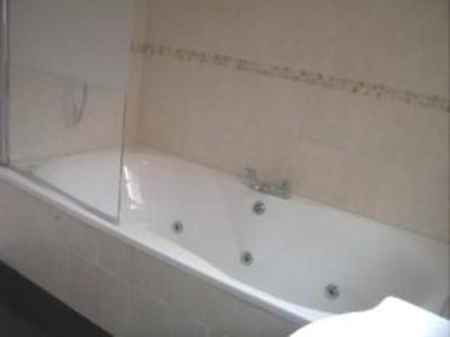  Image of 1 bedroom Room to rent in Warwards Lane Stirchley Birmingham B29 at 89 Warwards Lane, Room2, Birmingham B29