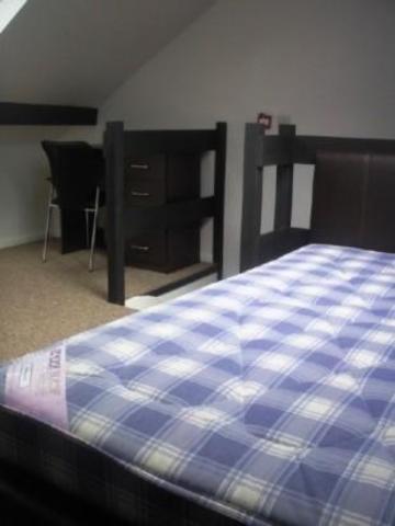 Image of 1 bedroom Room to rent in Warwards Lane Stirchley Birmingham B29 at 89 Warwards Lane, Room 5, Birmingham B29