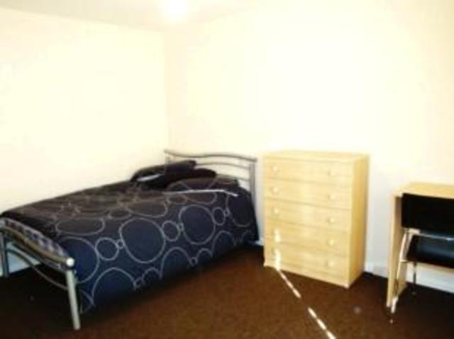  Image of 1 bedroom Room to rent in Pershore Road Birmingham B5 at 85 Pershore Road, Room 1, Birmingham B5