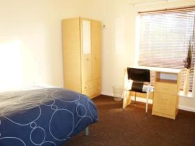  Image of 1 bedroom Room to rent in Pershore Road Birmingham B5 at 85 Pershore Road, Room 1, Birmingham B5