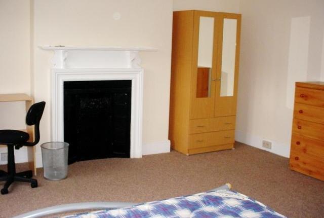  Image of 1 bedroom Room to rent in Hallewell Road Edgbaston Birmingham B16 at Hallewell Road, Edgbaston, Birmingham B16