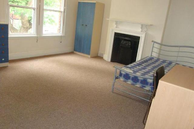  Image of 1 bedroom Room to rent in Hallewell Road Edgbaston Birmingham B16 at Hallewell Road, Edgbaston, Birmingham B16