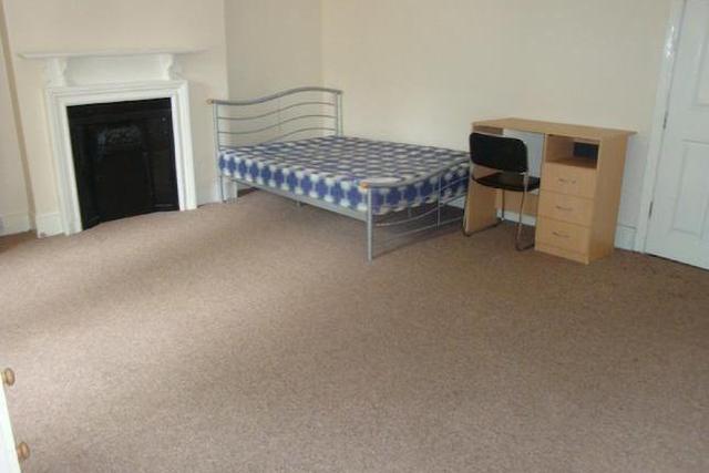  Image of 1 bedroom Room to rent in Hallewell Road Edgbaston Birmingham B16 at Hallewell Road, Edgbaston, Birmingham B16