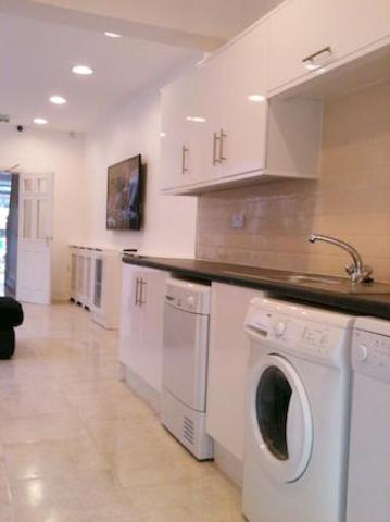  Image of 1 bedroom Room to rent in Oak Tree Lane Selly Oak Birmingham B29 at 52 Oak Tree Lane, Room 7, Birmingham B29
