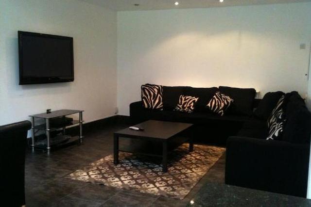  Image of 1 bedroom Room to rent in Pershore Road Birmingham B5 at 121 Pershore Road, Room 9, Edgbaston, Birmingham B5