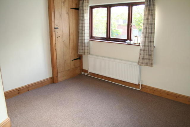  Image of 1 bedroom Cottage to rent in The Green Beckingham Doncaster DN10 at The Green, Beckingham DN10