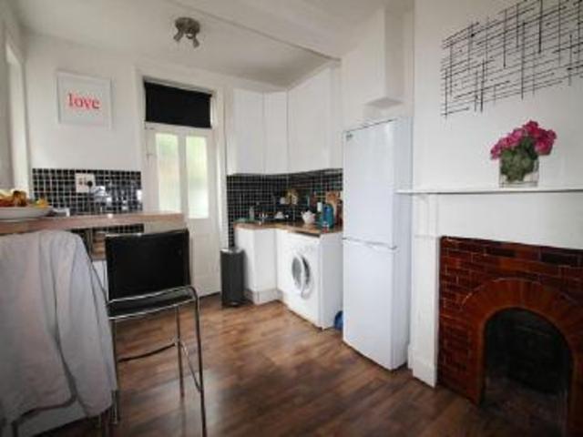  Image of 1 bedroom Flat to rent in Hackford Road London SW9 at Hackford Road, Oval, London SW9
