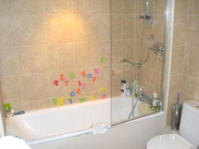  Image of 1 bedroom Flat to rent in  at Odeon Parade, London Road, Isleworth TW7