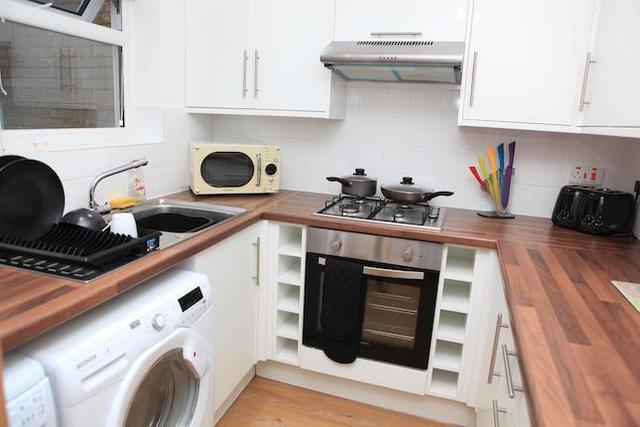  Image of 2 bedroom Flat to rent in St. Mark Street London E1 at Barnett Street, London E1