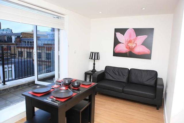  Image of 2 bedroom Flat to rent in St. Mark Street London E1 at Barnett Street, London E1