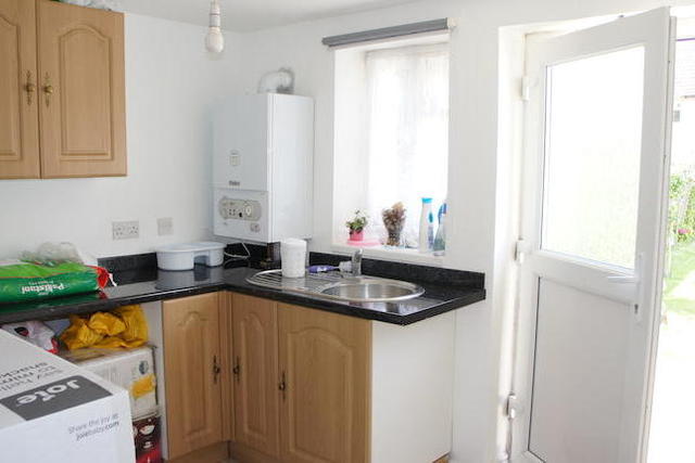  Image of 2 bedroom Flat to rent in Manaton Crescent Southall UB1 at Manaton Crescent, Middlesex UB1