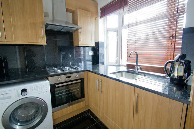  Image of 2 bedroom Flat to rent in Haycroft Gardens London NW10 at Haycroft Gardens, London, Willesden Green NW10