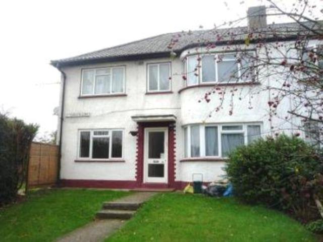  Image of 2 bedroom Maisonette to rent in Otterburn Gardens Isleworth TW7 at Otterburn Gardens, Isleworth TW7