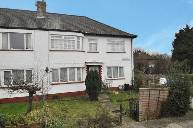  Image of 2 bedroom Maisonette to rent in Hexham Gardens Isleworth TW7 at Hexham Gardens, Isleworth TW7
