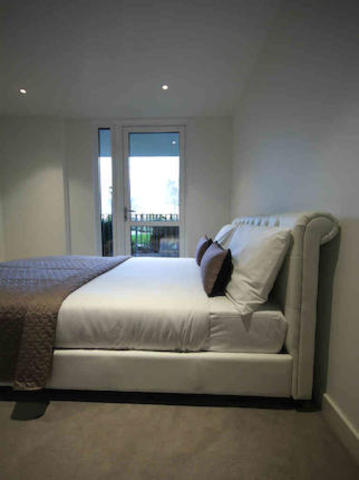  Image of 3 bedroom Flat to rent in  at Devan Grove, Hackney N4