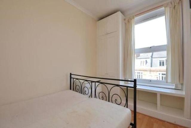  Image of 4 bedroom Flat for sale in Ewell Road Surbiton KT6 at Ewell Road, Surbiton KT6
