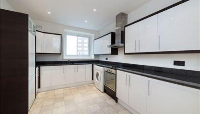  Image of 4 bedroom Flat to rent in Park Road London NW8 at Park Road, London NW8
