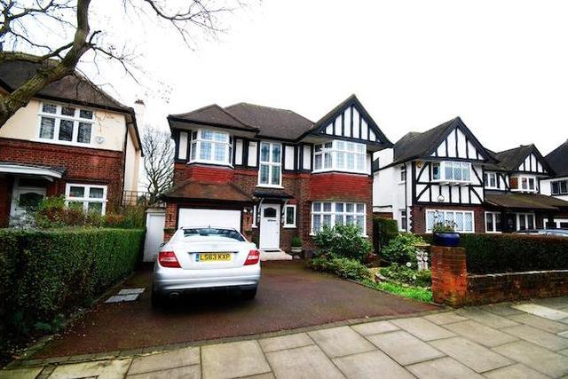  Image of 4 bedroom Property to rent in Corringway London W5 at Corringway, Ealing W5