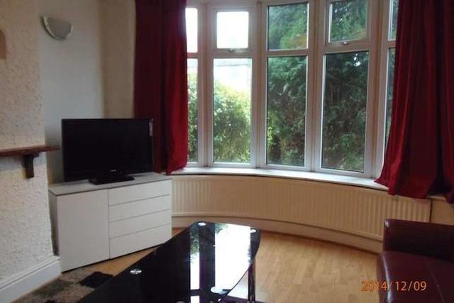  Image of 4 bedroom Property to rent in Yew Tree Road Fallowfield Manchester M14 at Yew Tree Road, Fallowfield, Manchester M14