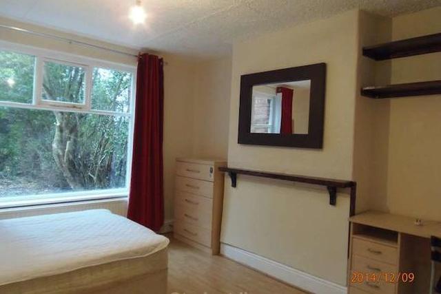  Image of 4 bedroom Property to rent in Yew Tree Road Fallowfield Manchester M14 at Yew Tree Road, Fallowfield, Manchester M14