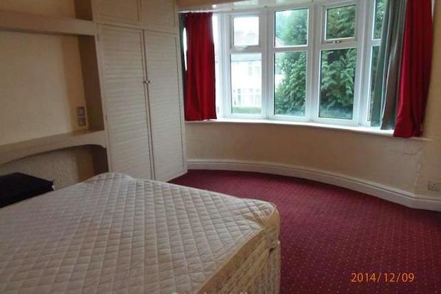  Image of 4 bedroom Property to rent in Yew Tree Road Fallowfield Manchester M14 at Yew Tree Road, Fallowfield, Manchester M14