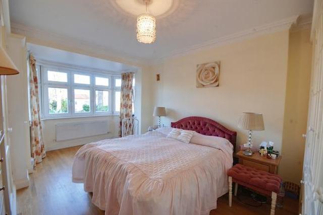  Image of 5 bedroom Property to rent in Mount Avenue London W5 at Mount Avenue, Ealing W5