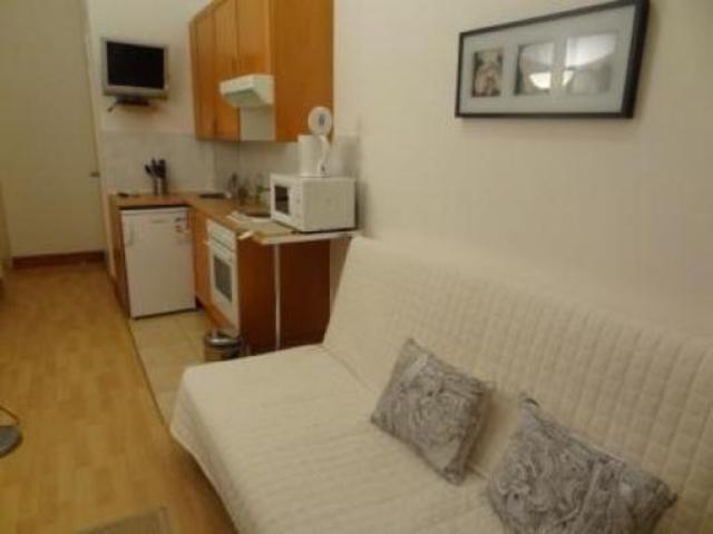  Image of Studio flat to rent in West Cromwell Road London SW5 at West Cromwell Road, London SW5
