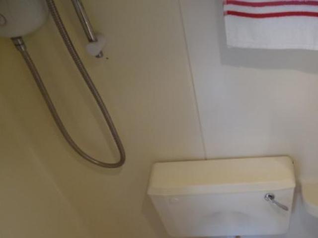  Image of Studio flat to rent in West Cromwell Road London SW5 at West Cromwell Road, London SW5