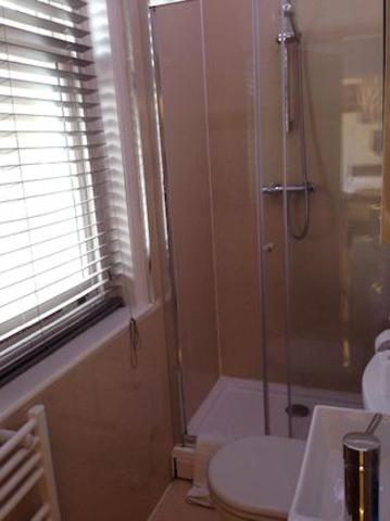  Image of Studio flat to rent in Rotherhithe New Road London SE16 at Rotherhithe New Road, London SE16