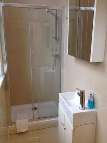 Image of Studio flat to rent in Rotherhithe New Road London SE16 at Rotherhithe New Road, London SE16