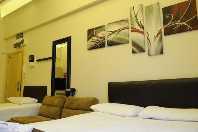  Image of Studio flat to rent in Rotherhithe New Road London SE16 at Rotherhithe New Road, London SE16