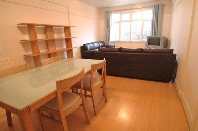  Image of 1 bedroom Flat to rent in Balham High Road London SW17 at Moira Court, Balham High Road, Balham SW17