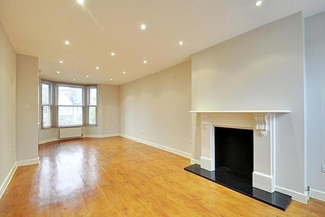  Image of 2 bedroom Flat to rent in Barrowgate Road London W4 at Barrowgate Road, Chiswick W4