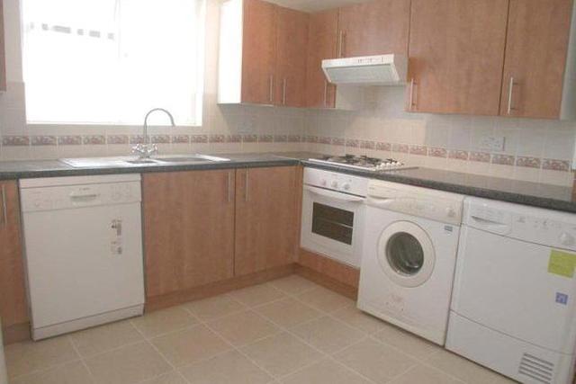  Image of 3 bedroom Flat to rent in Crescent Road London N22 at Crescent Road, Alexandra Park, London N22