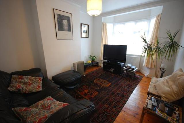  Image of 3 bedroom Property to rent in Hartham Road Isleworth TW7 at Hartham Road, Isleworth TW7