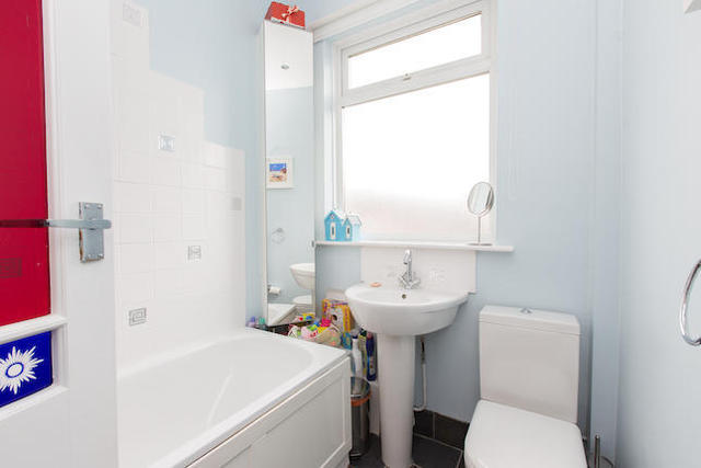  Image of 4 bedroom Terraced house to rent in Wisley Road London SW11 at Wisley Road, Battersea, London SW11