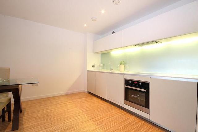  Image of 1 bedroom Flat to rent in Wingate Square London SW4 at Wingate Square, Clapham, London SW4