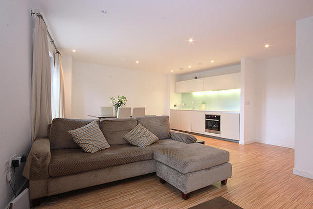  Image of 1 bedroom Flat to rent in Wingate Square London SW4 at Wingate Square, Clapham, London SW4