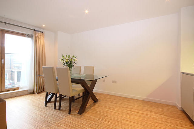  Image of 1 bedroom Flat to rent in Wingate Square London SW4 at Wingate Square, Clapham, London SW4