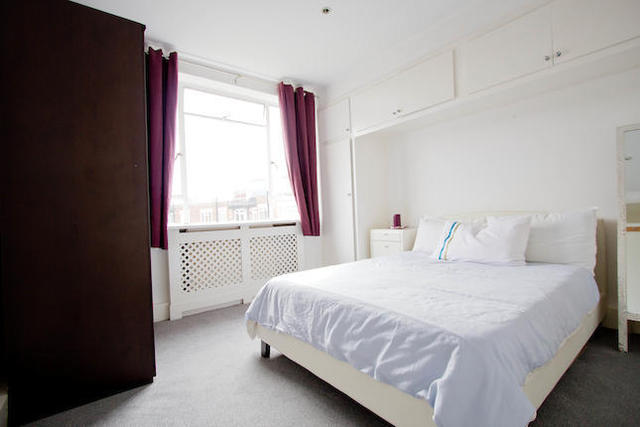  Image of 1 bedroom Flat to rent in Charlbert Street London NW8 at Charlbet Court, Charlbet Street, London, St. John