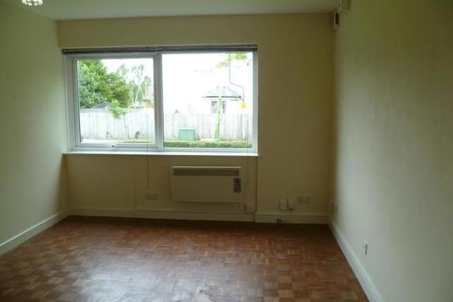  Image of 1 bedroom Flat to rent in Grosvenor Road Wallington SM6 at Grosvenor Road, Wallington SM6