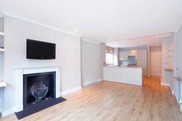  Image of 2 bedroom Flat to rent in Albert Bridge Road London SW11 at Albert Bridge Road, London SW11