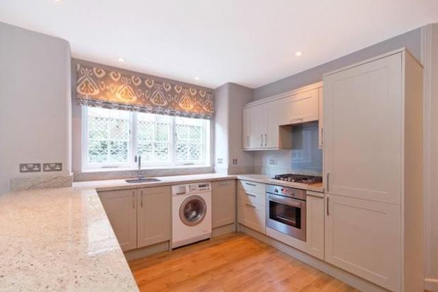  Image of 2 bedroom Flat to rent in Albert Bridge Road London SW11 at Albert Bridge Road, London SW11