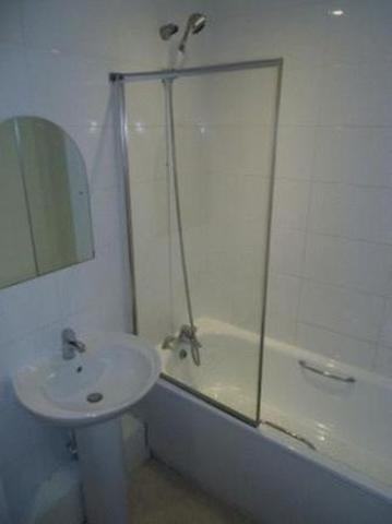  Image of 2 bedroom Flat to rent in Heald Street Garston Liverpool L19 at Heald Street, Garston, Liverpool L19